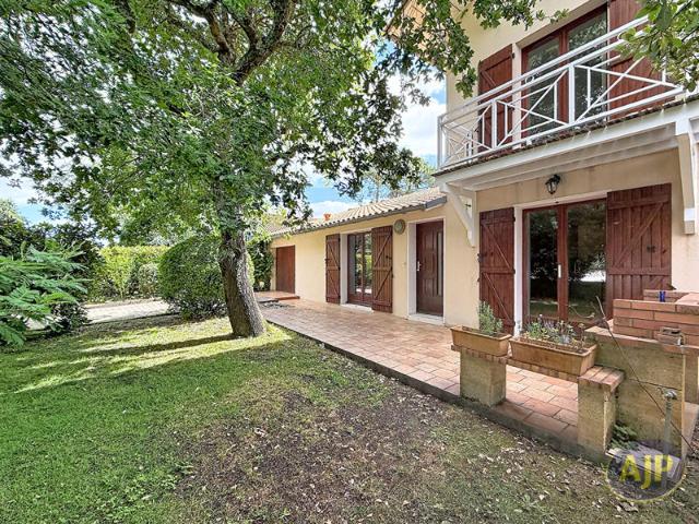 GUJAN MESTRAS Quartier des Musiciens Maison 4 chambres avec studio indépendant sur 800 m² de terrain