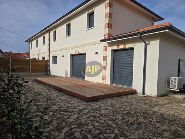 Villa neuve 6 pièces avec jardin et terrasse