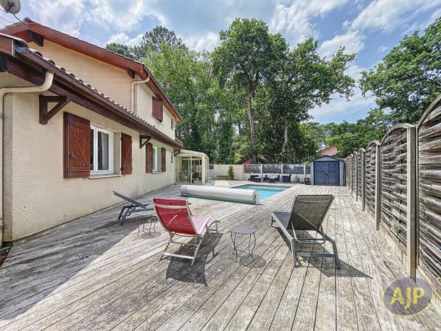 GUJAN MESTRAS 33470 Maison T5 de 142 m² environ avec piscine