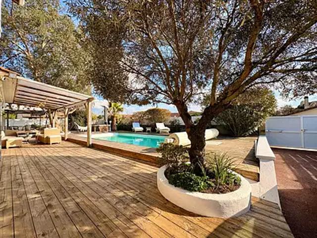 Gujan Mestras 33470 Achat / Vente maison 6 pièces t6 au dernier étage piscine
