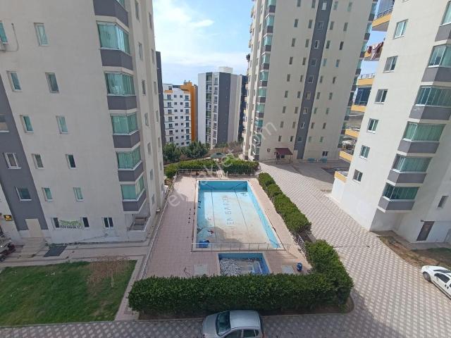 Gültepe Mahallesinde Havuzlu Site İçerisinde 3+1 Geniş Satılık Daire