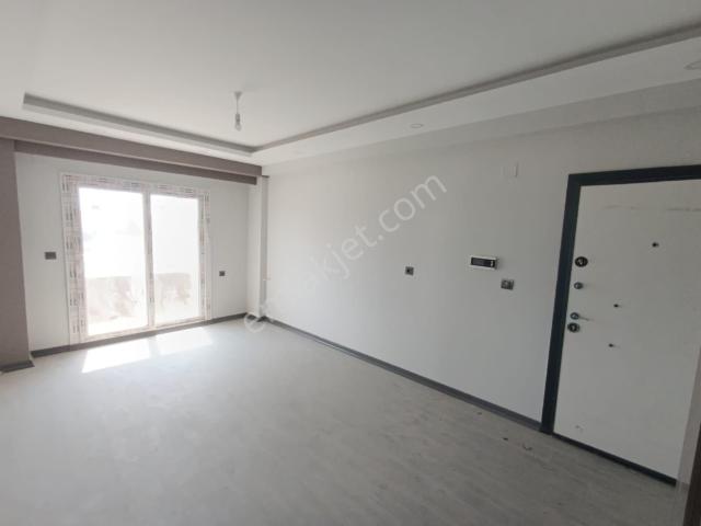 Gültepe Mahallesinde Site İçerisinde 1+1 Satılık İskanlı Hasarsız Daire