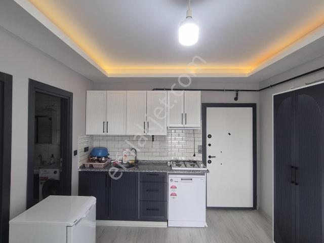 Gültepe'de 1+1 Full Eşyalı Krediye Uygun Az Katlı Satılık Daire