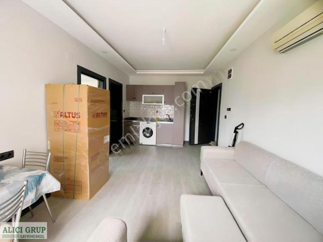 Gültepede Caddeye Yakın Sıfır Eşyalı Sıfır Köşe Daire