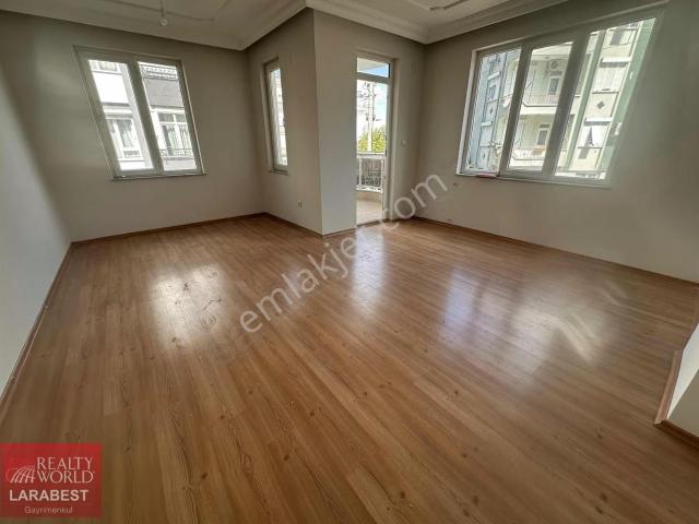 Gülveren Mahallesi Ara Katta 2+1 Ayrı Mutfaklı Satılık Daire