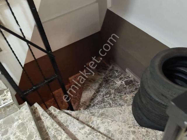 Gülyaka Mahallesinde Genç Binada 2+1 Satılık Daire
