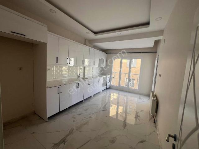 Gül Emlak'tan Hastaneye Yakın Kiralık 2+1 Daire