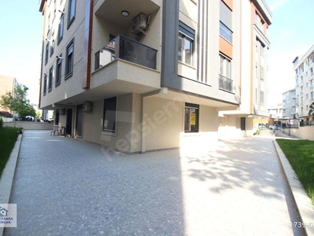 Gülbaba Emlaktan Bahçeli Kapalı Otoparklı 2+1 Yeni Daire