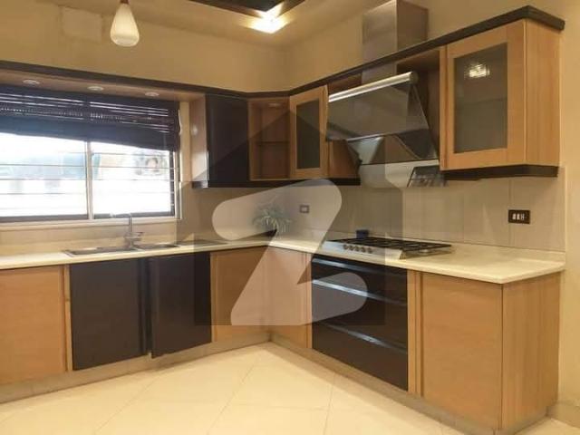 Gulberg Near Zahoor Elahi Roundabout 1 Kanal Double Storey Bungalow For Sale Having 5 Beds, Lush Green Lawn Gulberg