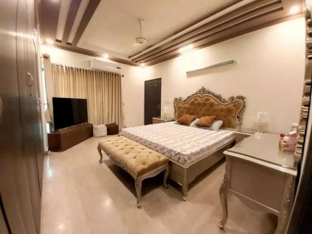 Gulberg canal full house corner very Nearly MM Alam Road main ki back Lahore Gulberg 2 ID 57971