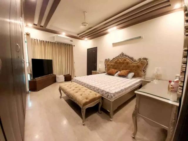 Gulberg canal full house corner very Nearly MM Alam Road main ki back Lahore Gulberg 2 ID 57971