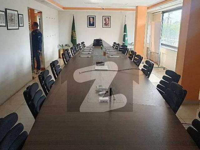 Gulberg Excellent Office Floor Of 10700 Near Canal Is Available On Rent