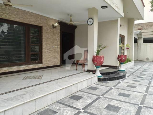 GULBERG ESTATE OFFER, 1 Kanal Upper Portion For Rent PAF Offcer Colony New Old Offcer Colony CMA Sadar Cantt Tajpur Canal Road Lahore