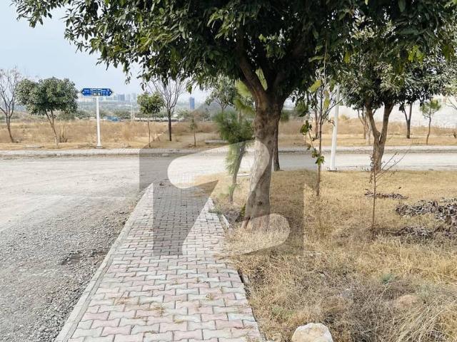 Gulberg Green Block Exacutive 4kanal with 2.5Extraland Paid Plot Available for Sale
