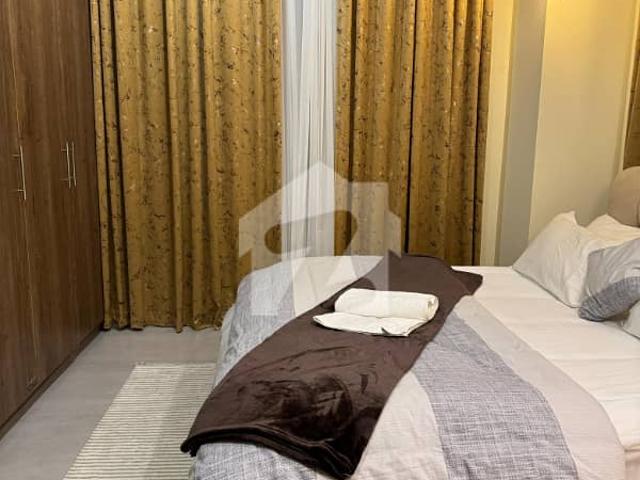 Gulberg green 1 bedroom fully luxury furnished apartments for rent