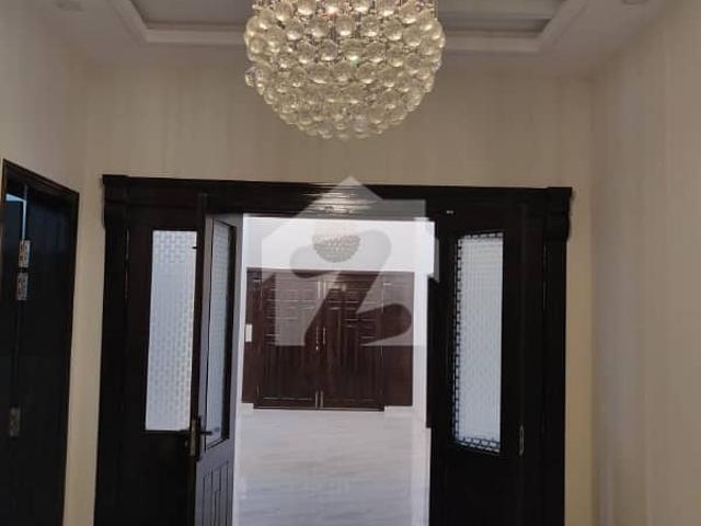 Gulberg Green 6 Kanal Corner Farm House Available For Sale Near To Markaz Near To School Near To Masjid Lake Veiw Facing