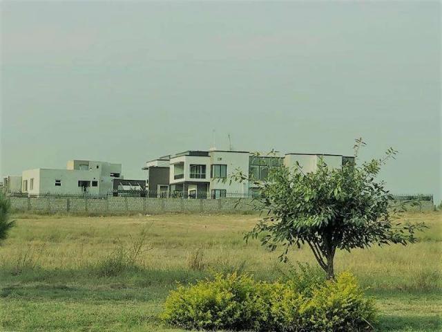 Gulberg greens 4 5 and 10 kanal farmhouses available Islamabad Gulberg Residencia ID 39077