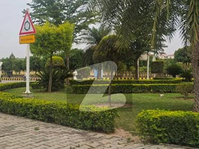 Gulberg Greens Block C Plot For Sale