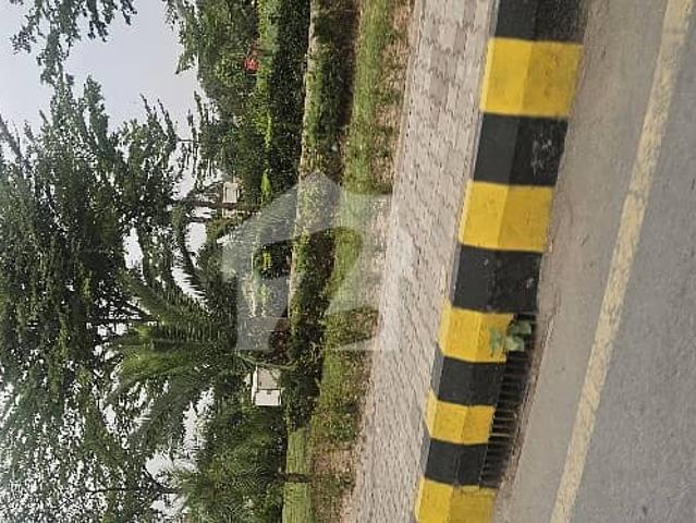 Gulberg Greens block D Plot For Sale