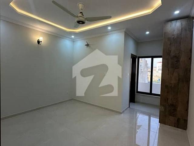 Gulberg residencia 10 marla house for rent