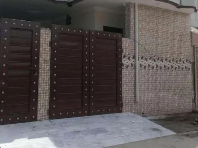 Gulberg town phase 1 secter c street 7 plat 130. Mardan ID 11563