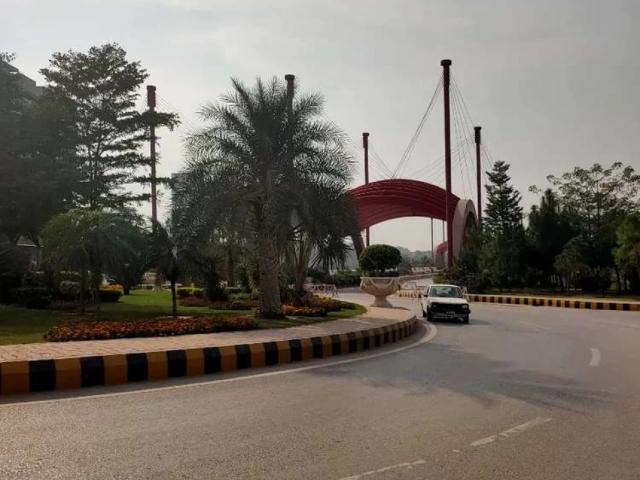 Gulberg V block Main boulevrd Corner 10m Islamabad Gulberg Residencia ID 55948