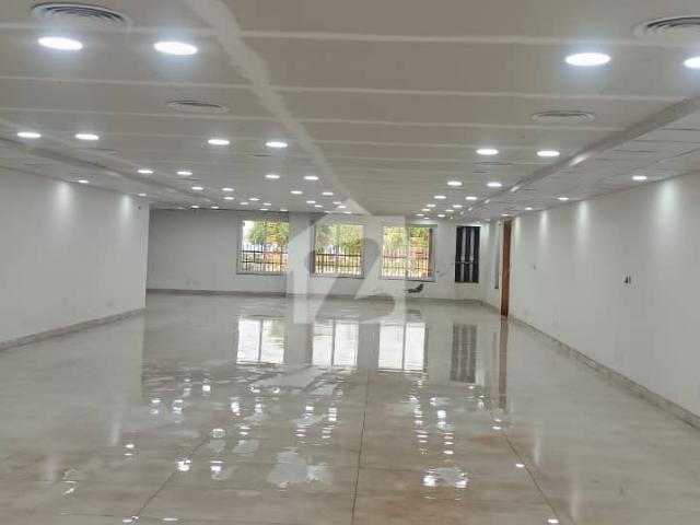 Gulberg 20000 Sq Ft Corporate Office In Building Is Available For Rent
