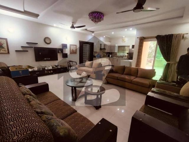 Gulberg 2 Bedrooms Fully Furnished Flat For Rent