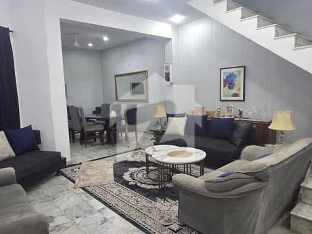 Gulberg 2 Kanal Building Commercial VIP Location For Rent