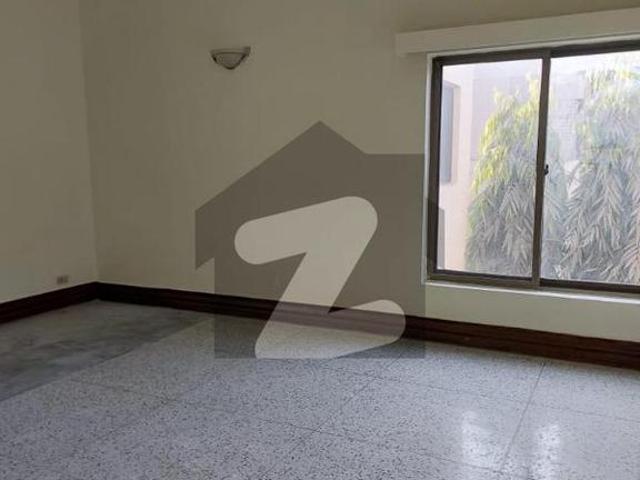 Gulberg 3 Block C1, 3 Kanal House For Office Prime Location. Gulberg 3 Block C1