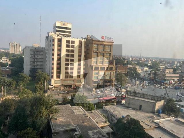 Gulberg 820 Square Feet Shop Available For Rent
