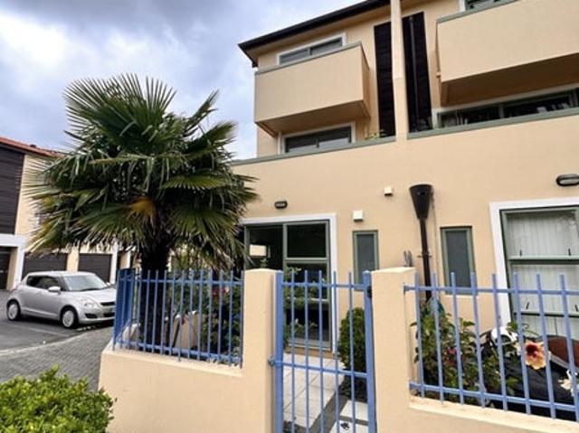 gulf harbour, 3 bedrooms