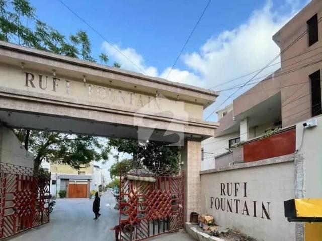 Gulistan E Jauhar 18 Rufi Fountain