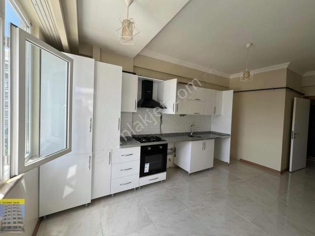 Güllübağ'da Kiralık 2 + 1 Ara Kat Daire