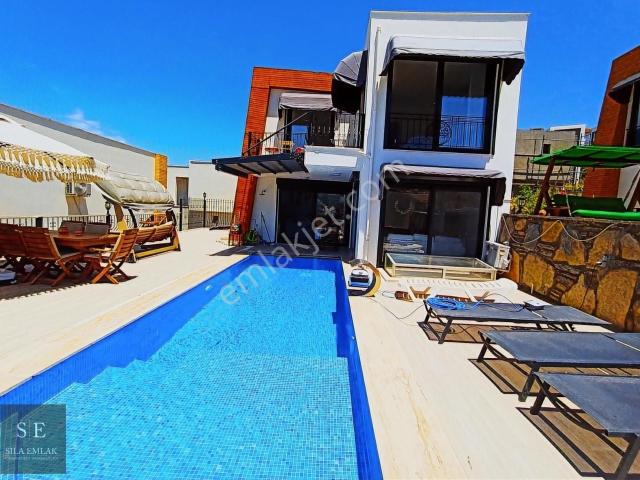 Güllük'te Full Deniz Manzaralı Lüx 4+1 Satılık Müstakil Villa