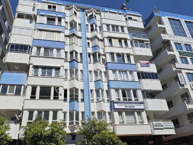 Güllük Cad Üstü, Denize Yürme Mesafe,tadilatlı 3+1 Satılık