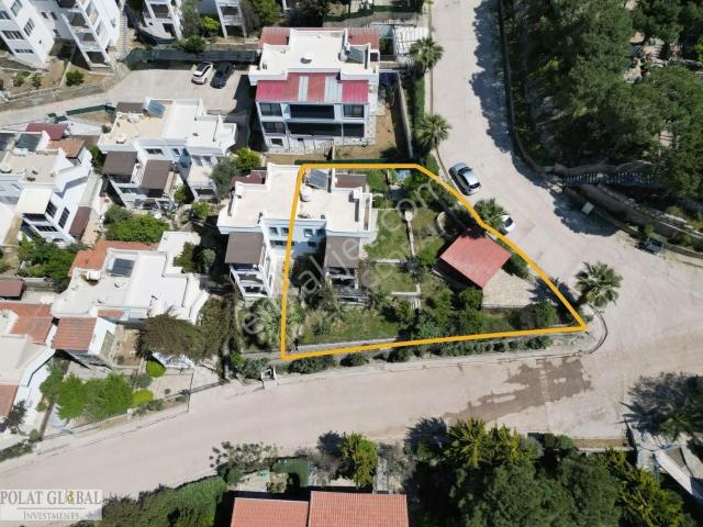 Güllük Oba Sitesinde Özel Plajlı, Yenilenmiş Köşe Parsel Satılı