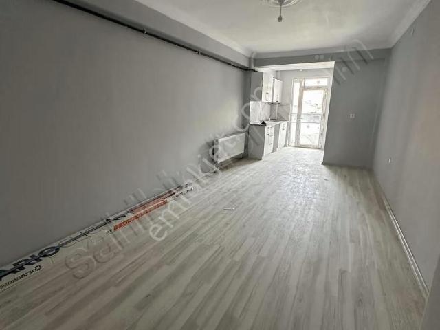 Gülpınardan Sütlüce Mh 72 M2 1+1 Satılık Daire