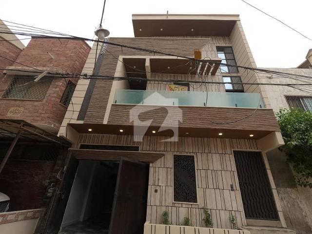 Gulshan E Iqbal Block 13 D2 House Sized 120 Square Yards Is Available