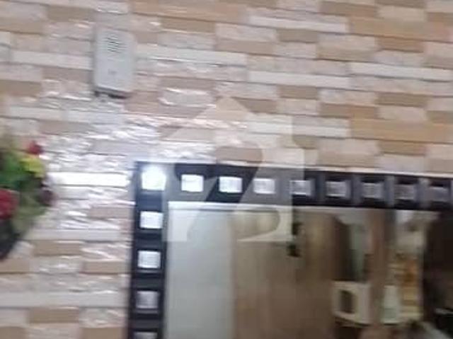 Gulshan e Iqbal Block 1 Flat Sized 950 Square Feet
