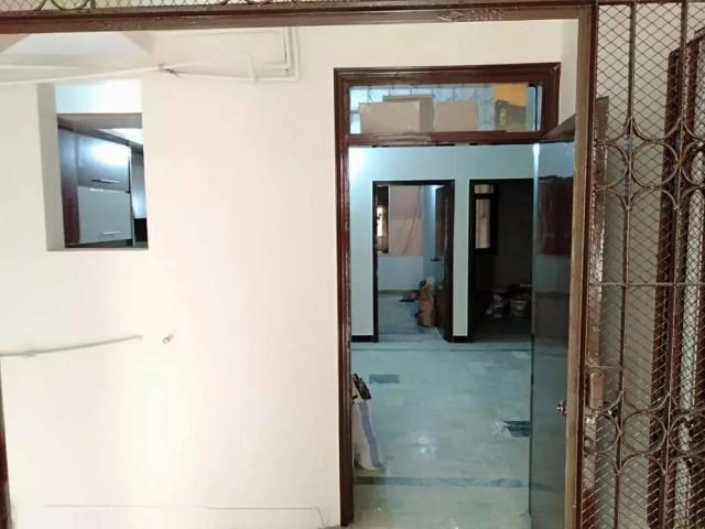Gulshan e iqbal block 1 Karachi Abul Hassan Isphani Road ID 60642