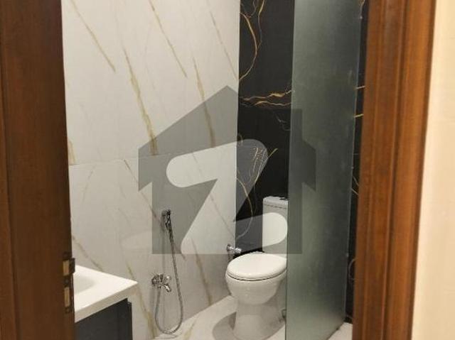 Gulshan e Iqbal block 7. 500 sq yard brand new portion 6 bedrooms 2 kitchen Parking available Separate Interence 24/7 electricity Sweet water Rent Demand 3.25 No pics direct visit family visit *Code 16830 * Gulshan e Iqbal Block 7