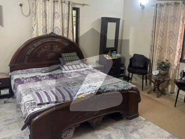 Gulshan e Iqbal Block 7 House For sale Sized 300 Square Yards