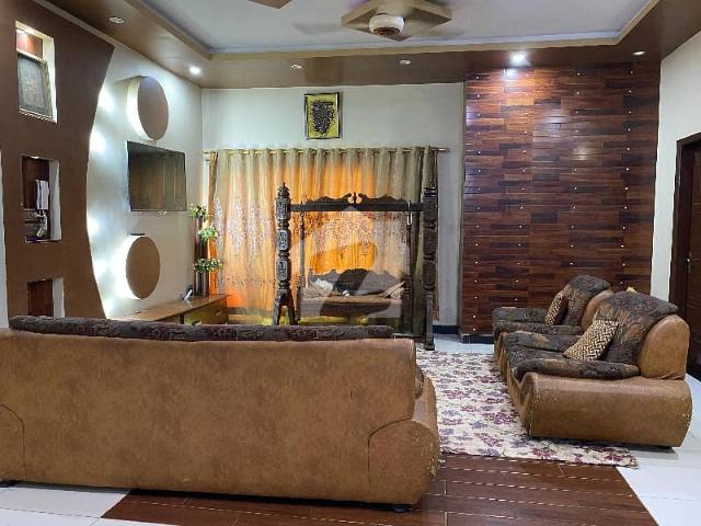 Gulshan E Iqbal Block 4 Upper Portion Sized 240 Square Yards