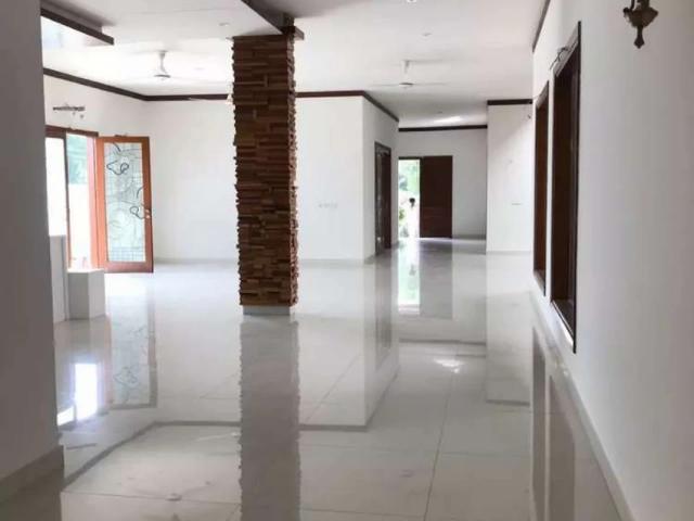 Gulshan e iqbal block two ground floor 60 fit road ideal any commercia Karachi Gulshan E Iqbal Block 2 ID 62798