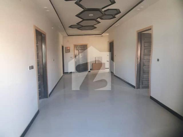 Gulshan e Iqbal Premium Block 3 Bed D/ Portion | 1st Floor | Tiled Flooring | Near Schools & Markets