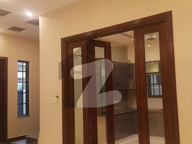 Gulshan E Iqbal Vip Block 17 Back National Stadium 4 Bed Rooms Drawing Dinning Lounge Kitchen Fully Ranovated Just Like New Beautiful Location Parking Huge Terrace Flat For Rent Gulshan e Iqbal Block 17