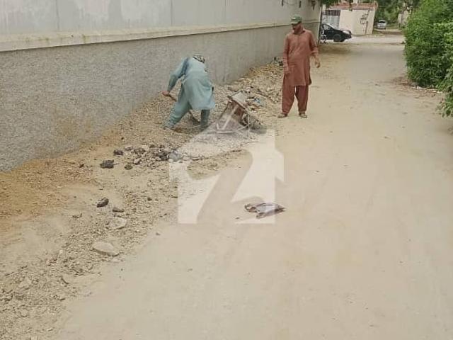 Gulshan e roomi 240 sq yards presidential plot