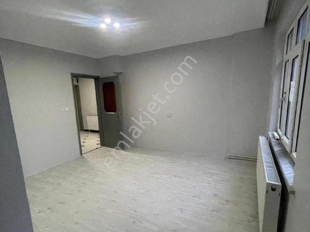Gülsultan Emlak ' Tan Tekirdağ S.paşa Ortacami Mah. Kiralık 2+1 Arakat Daire