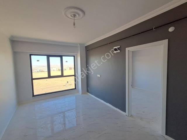Gülsultan Emlak ' Tan Tekirdağ S.paşa İstiklal Mah. Sıfır Bina Satılık 1+1 Daire